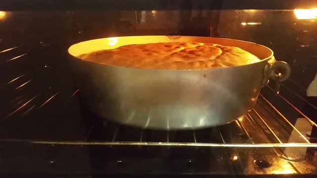 Cake Baked in the Oven Time Lapse