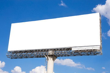 Obraz premium Blank billboard ready for new advertisement with blue sky backgr