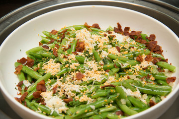 Stir-fried a Fresh green peas with bacon