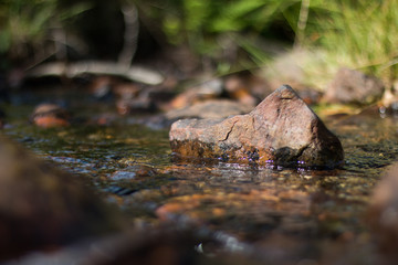 Kleiner Weiher im Glen Coe-Tal, Highlands, Schottland