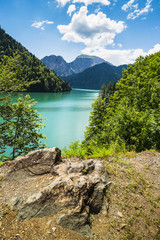 Fototapeta na wymiar Alpine lake Ritsa in Abkhazia