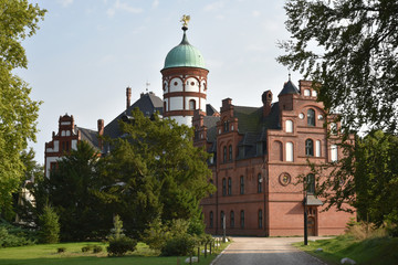 Fototapeta na wymiar Schloss Wiligrad am Schweriner See