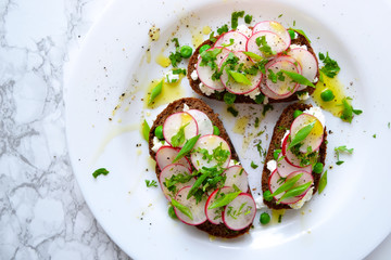 toast with ricotta, radish and green peas