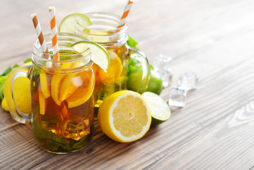 Ice tea with fresh lemons