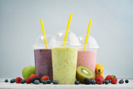 Fruit Smoothie Plastic Cup Images – Browse 14,353 Stock Photos, Vectors,  and Video