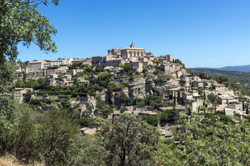 Fototapeta na wymiar Vew of the village of Gordes in France