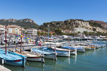 Fototapeta na wymiar Row of traditional boats in Cassis, France