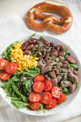Bunter Salat mit Käferbohnen