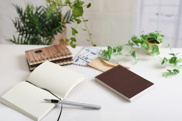 おしゃれなノートとペン