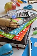 przybory szkolne © Pio Si