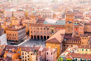 Abwaschbare Fototapete Zentraleuropa Aerial cityscape view from the tower on Bologna old town center with Maggiore square in Italy