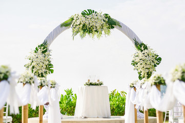 simple style wedding arch and decoration