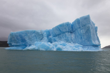 Iceberg on lago Argentino