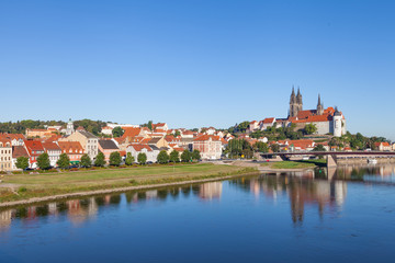 Obraz premium Stadtansicht Meißen mit Elbe