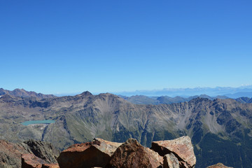 Obraz premium cime alta montagna ghiaccio ghiacciaio escursione trekking rocce lago ghaiccio