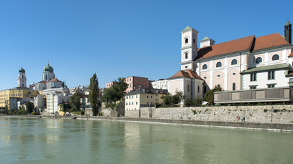 Fototapeta premium PASSAU - DREIFLÜSSESTADT - Kulturdenkmäler