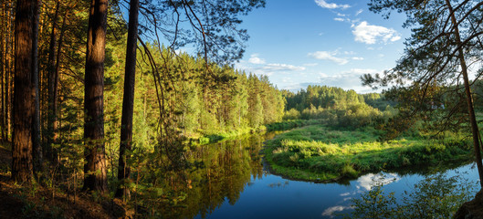 летний пейзаж на Уральской реке Иртыш, Россия © 7ynp100