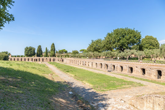 Villa Adriana, Italy. Cento Camerelle ( "one hundred small rooms") - the room for workers. UNESCO list