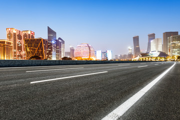 Plakat new asphalt road and the beautiful Cityscape in hangzhou