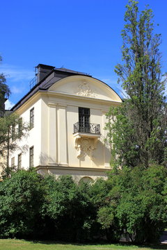 Blick auf ein historisches Haus in der Altstadt von Uppsala in Schweden