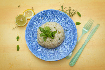 Risotto al limone e erbe aromatiche