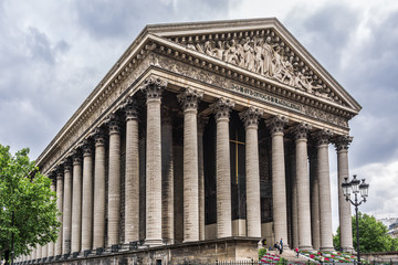 Naklejka premium Eglise de la Madeleine - temple to glory of Napoleon army. Paris
