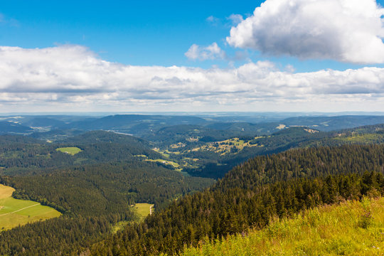 Blick vom Feldberg über Schwarzwald