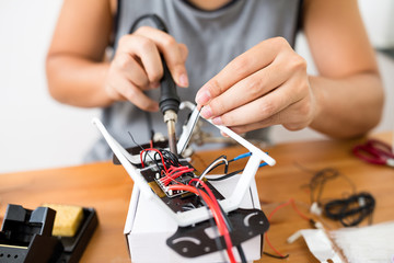 Welding to equip of flying drone