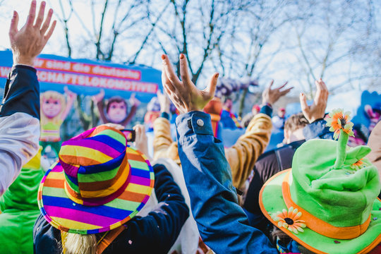 Karneval/Menschen beim Karnevalsumzug