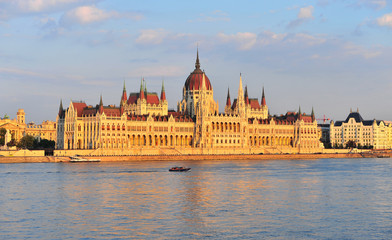 Fototapeta premium Parliament of Budapest on sunset, Hungary