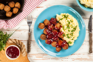Meatballs and mashed potatoes