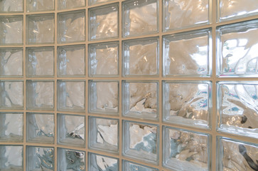 住宅　建材　ガラスブロック　イメージ　採光性　耐熱性　遮音性
