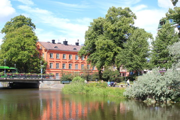 Obraz premium Panorama von Uppsala (Schweden) mit dem Fluss Fyrisan