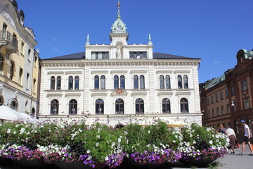 Fototapeta na wymiar Das Rathaus in der Altstadt von Uppsala (Schweden)