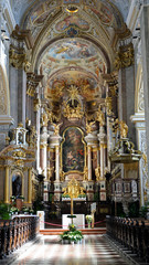 Fototapeta na wymiar prachtvolle Innenansicht der Stiftskirche Klosterneuburg