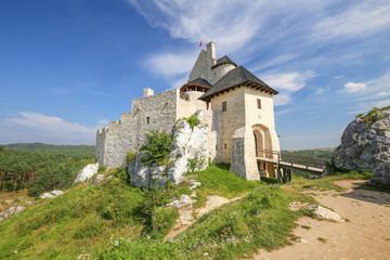 Odrestaurowany zamek w Bobolicach / Jura krakowsko-czestochowska