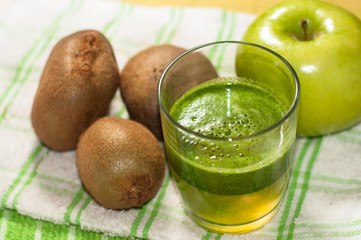 smoothie di kiwi e mela