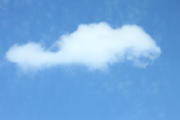 Фон голубого неба с облаком