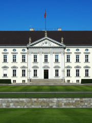 Fototapeta na wymiar Berlin: Schloss Bellevue, Amtssitz des Bundespräsidenten
