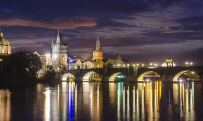 Obraz premium Prague at Twilight, view of Bridges on Vltava