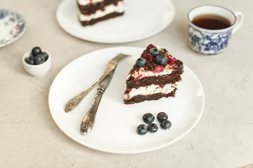 Chocolate sponge cake with berries