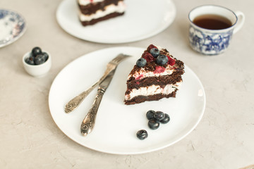 Chocolate sponge cake with berries