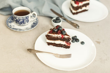 Chocolate sponge cake with berries