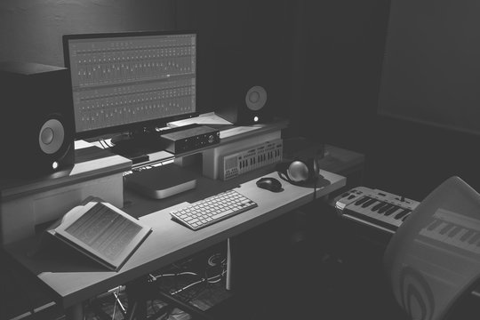 home studio, com-music, sound design concept