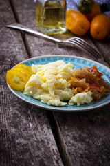 Scrambled eggs with vegetable