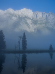 Watzmann im Nebel vom Königssee aus