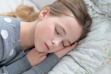 Obraz na płótnie Canvas Cute little girl sleeping