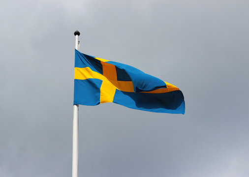 Fahnenmast mit schwedischer Nationalflagge
