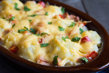 Cauliflower and cheese gratin