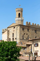 Fototapeta na wymiar Palazzo dei Priori in Volterra